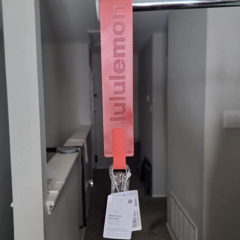 🍋 Lululemon Never Lost Keychain *NWT* Raspberry Cream/Wine Berry